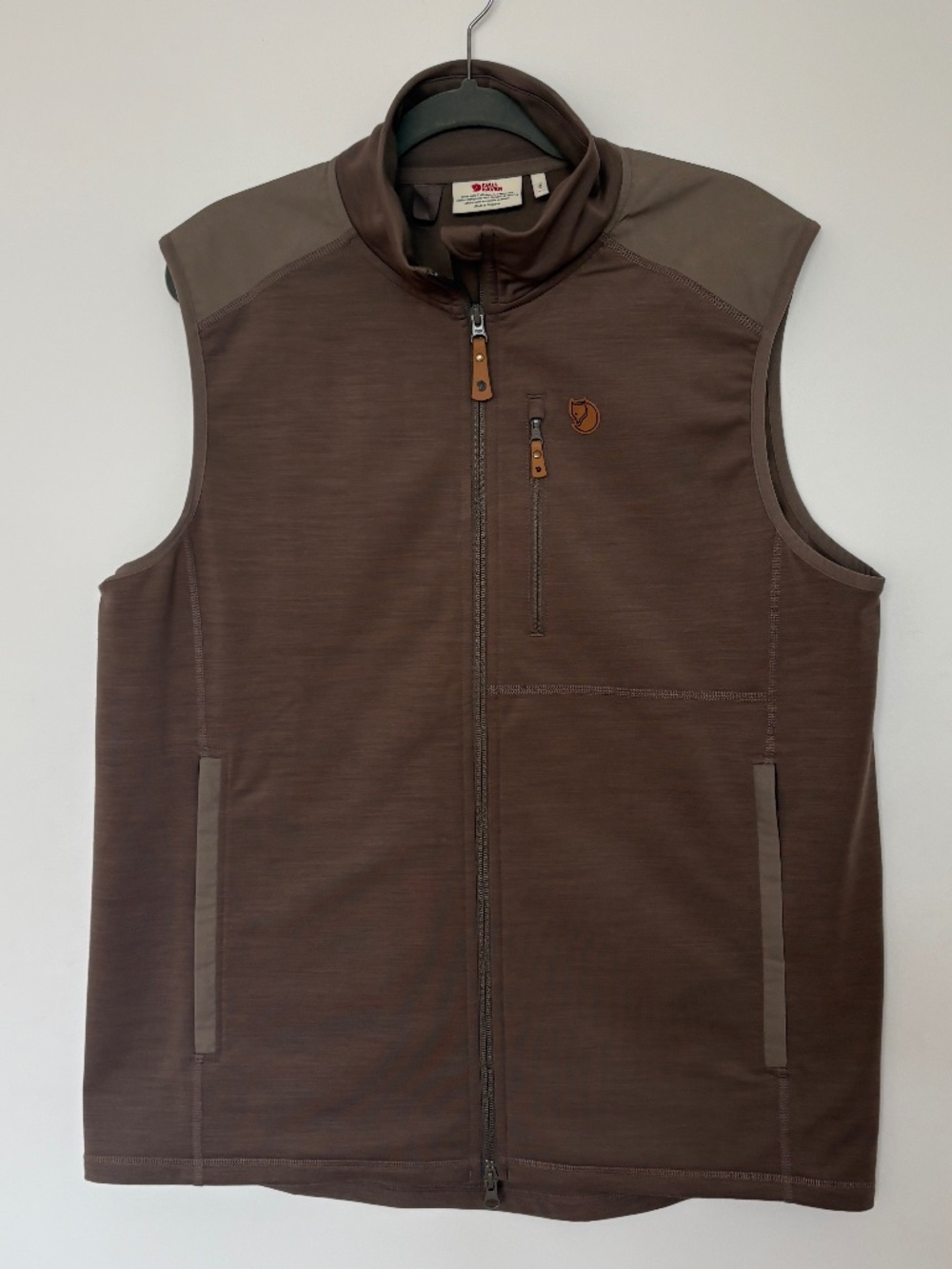 KEB FLEECE VEST - Suede brown XL
